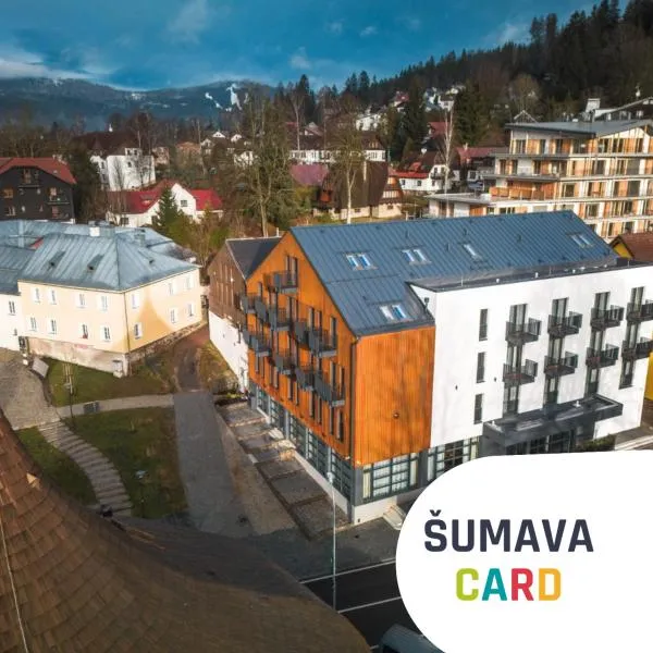 Magnetit Hotel Šumava، فندق في زيليزنا رودا