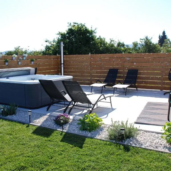 Rest House ZEN, viešbutis mieste Opuzen