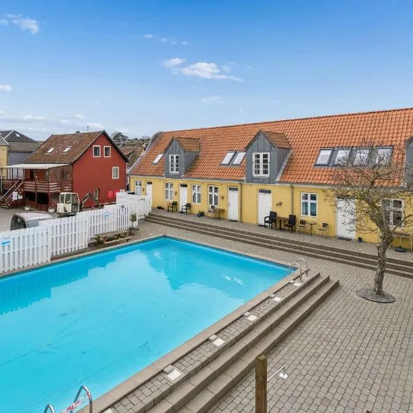 Holiday Apartment With Pool On Bornholm, hotel em Gudhjem