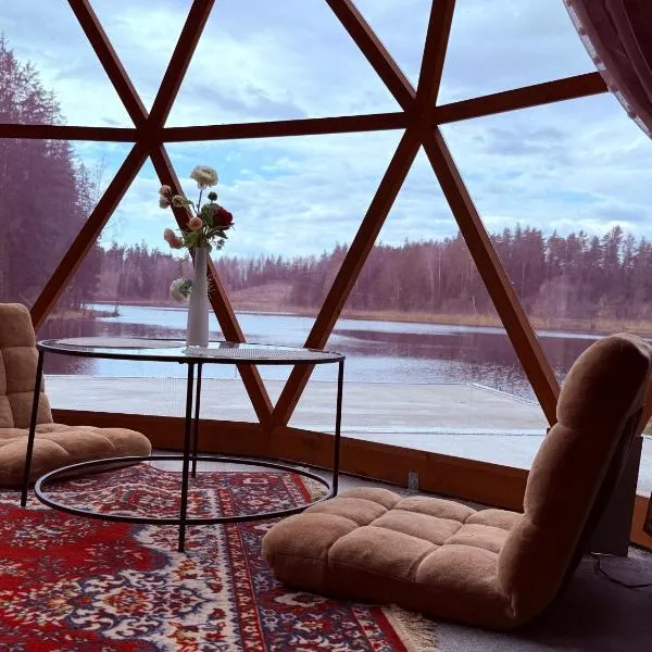 Miško Perlas: Buožėnai şehrinde bir otel