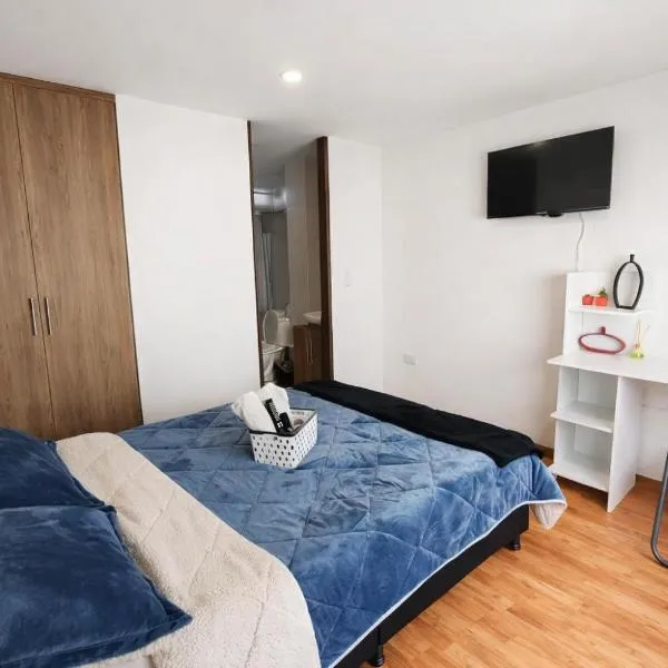 Apartaestudio con parqueadero cerca UPTC y Clínica Los Andes, Hotel in Tunja