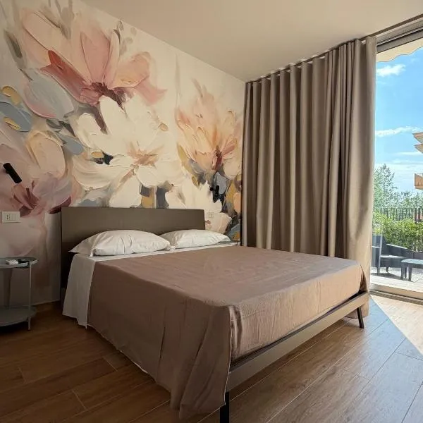 Reggia Palace - Heritage Rooms, hotel in San Nicola La Strada
