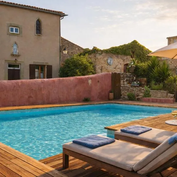 Domaine du Prieuré avec Piscine Ancien Couvent & Presbytère, hôtel à Carcassonne