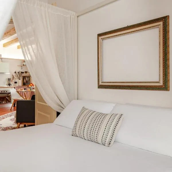 Casa Enzo - Old Town & Station - AC, Free Parking - Family & Business – hotel w mieście Modena