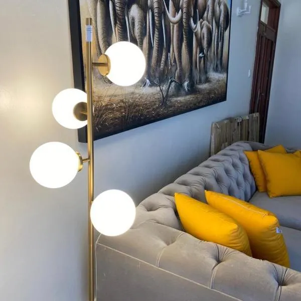 SEBULENI LUXURY SEA HOMESTAY NYALi MOMBASA, Hotel in Mombasa