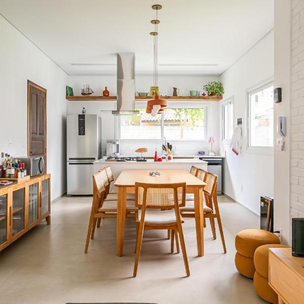 Charming beach house with pool, 3-min to beach - Foto 3