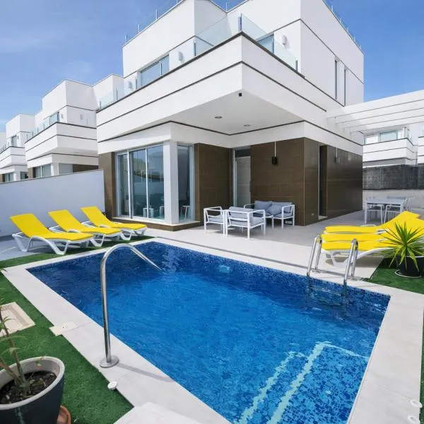Modern Villa with Private Pool near Golf Courses, hotel a Ciudad Quesada