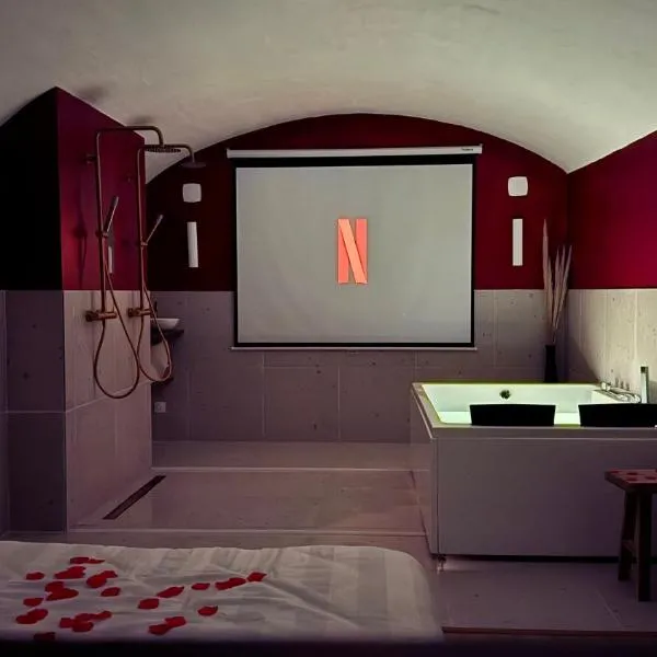 "L'écrin d'amour" - Suite, Spa & Double pommeau, hotel v destinaci Ville-sous-Anjou