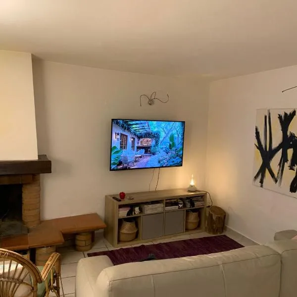 Vicolo Castellaccio, hotelli kohteessa Massa