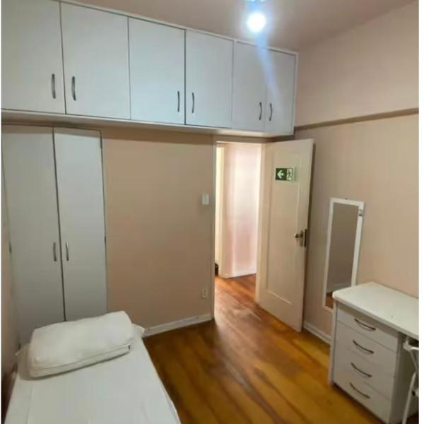 Quarto em Apartamento