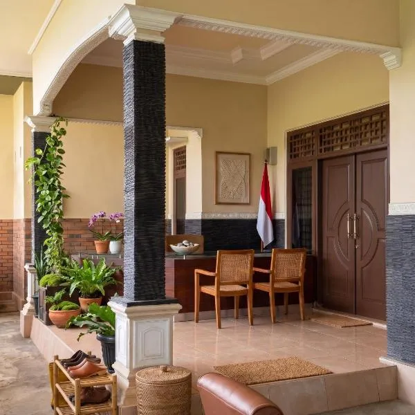 Bougenville Homestay, hotelli kohteessa Lembar