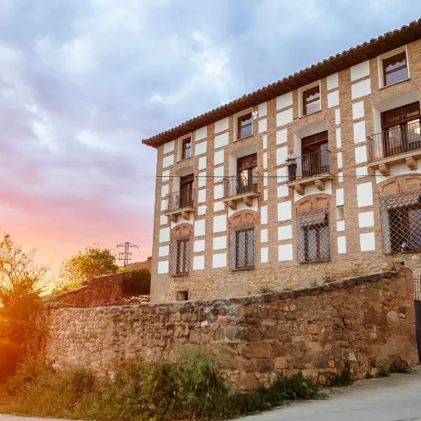 Casa Calvo en la Sierra de Guara finca privada con piscina para grupos, hotell sihtkohas Santa Eulalia la Mayor