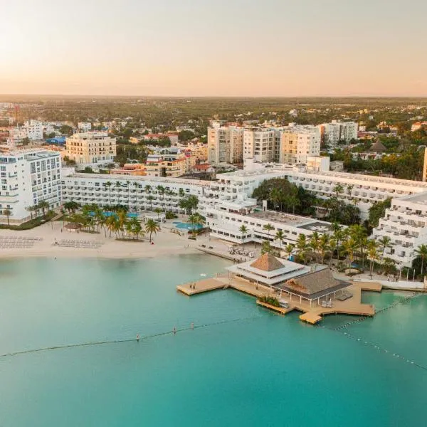 Santo Domingo Bay Convention Resort & Casino, Hotel in Boca Chica