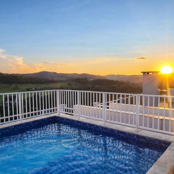 Apartamento novo a 150m do Thermas com piscina aquecida e academia
