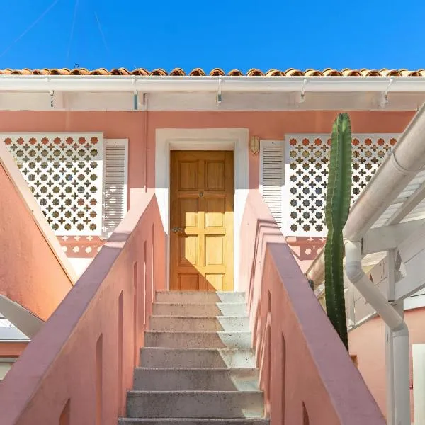 Dolphins Backpackers、サンシャインビーチのホテル