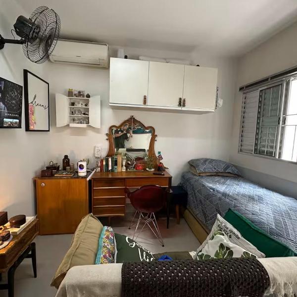 Quarto Colonial Próximo ao Metrô, Expo, Paulista e Museu