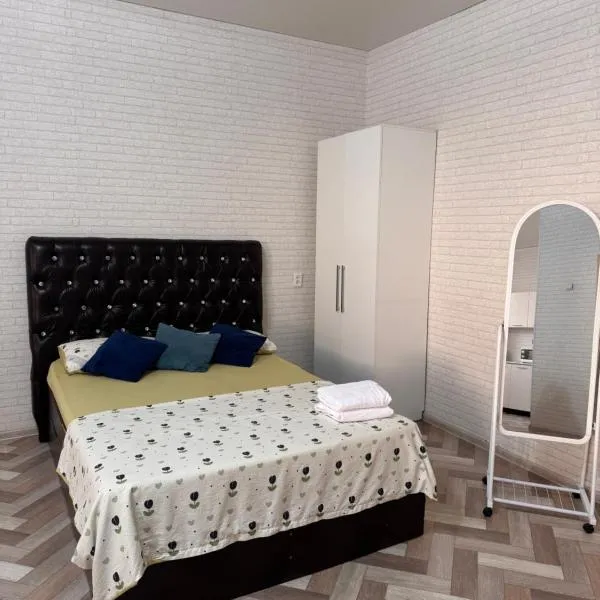 Apartment Baizakova 131, hotel in Pavlodar