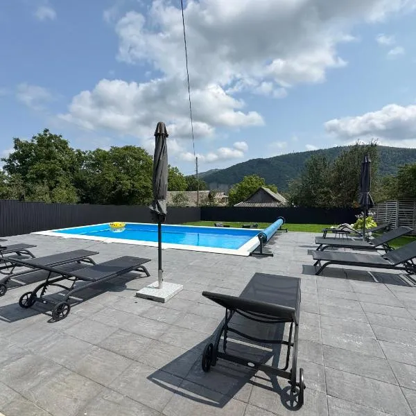 Garage, Hotel in Jaremtsche