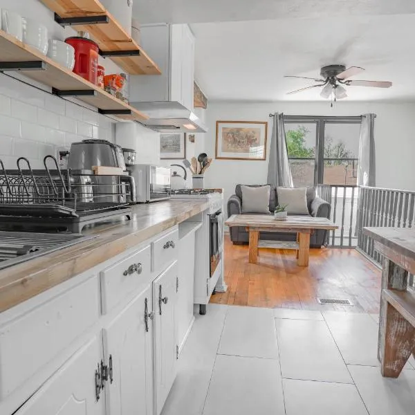 2BR Apt 8 min to Integris Monthly 15 Off #N3, hotel di Oklahoma City