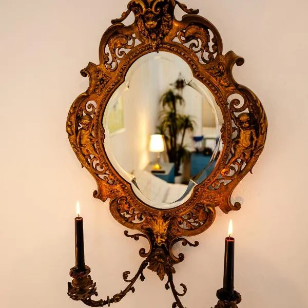 Central Art Apartment with Treasure Hunt, Free Parking & Self Check-In, hotel v destinácii Konstanca