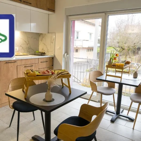 Double Room with Breakfast Free Parking and EV ready, hotel in Postojna