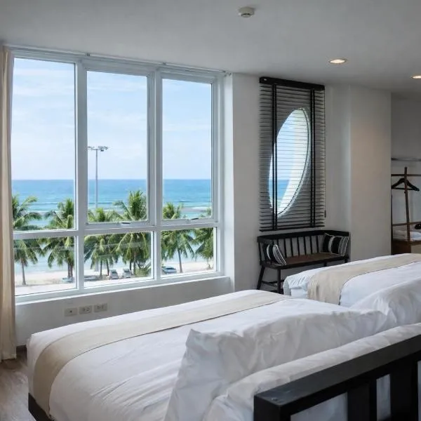 Beachfront 70 sqm Premier Sea View and Pool View Family Room FREE DISNEY PLUS, hotel v destinaci Ban Bang Saen (1)