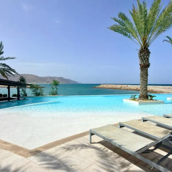 Ocean crescent As sifah, hotelli kohteessa As Sīfah