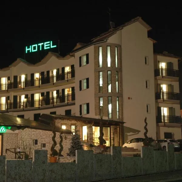 Hotel Pineta, hotel v destinaci Cerro Veronese