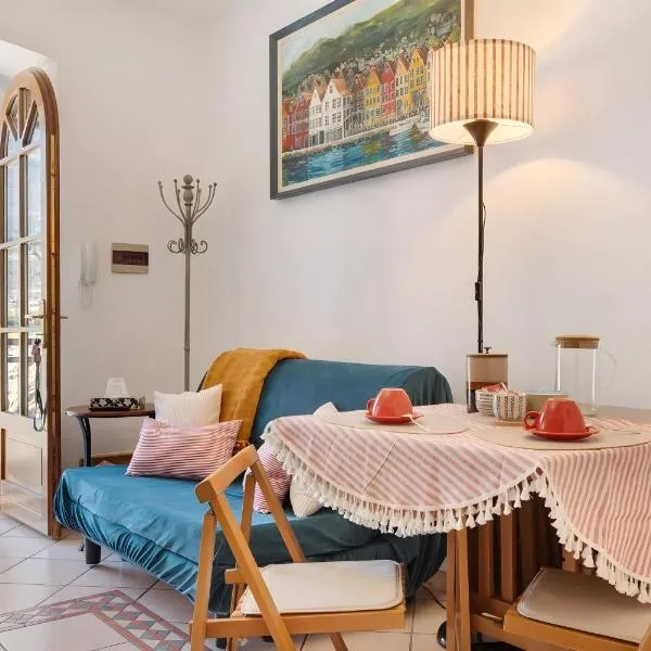 Casa vacanze Le More By Immobilux, hotel v mestu Cares