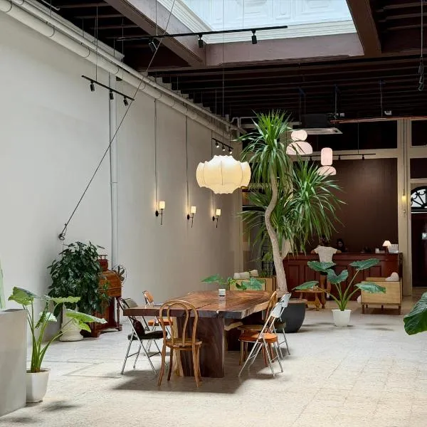 Love Linn, hotel George Townban