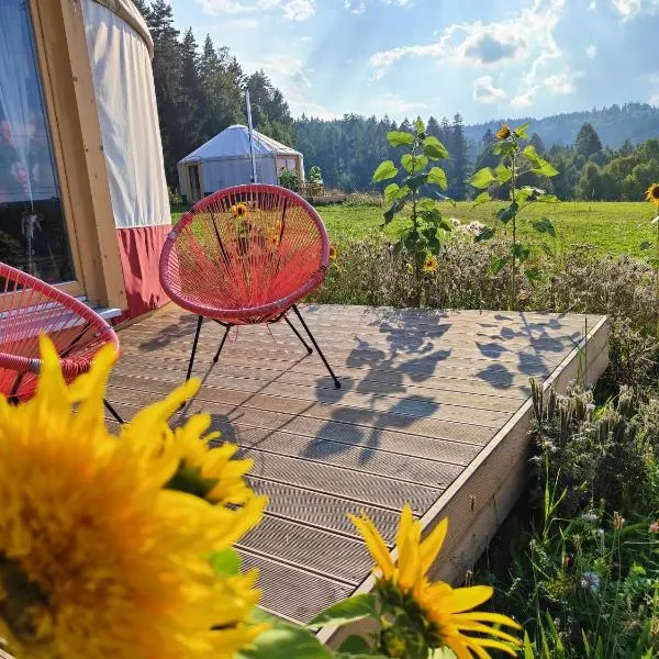 Glamping Niebiańska Osada Jurty Dolnośląskie, hotel in Polanica-Zdrój