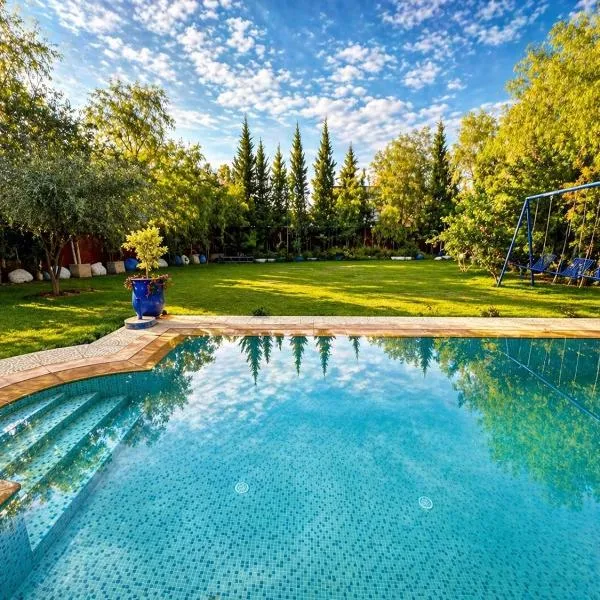 Villa Eden Atlas Ourika, hotel in Sbiti