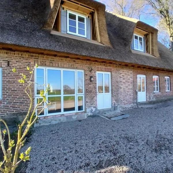 Das Reetdachhaus der Familie Sommer, hotel v destinaci Scheggerott
