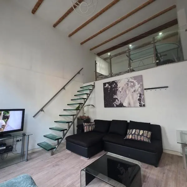 Urban Oasis - BIG stylish Apartment, מלון בסחיידאם