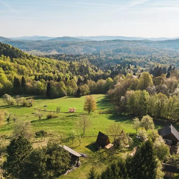 GLAMPING BRUNDO - Tents and Cottage with SAUNA & JACUZZI, hotel v destinaci Kostel