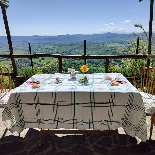 House with stunning views, hotel u gradu Kjuzdino
