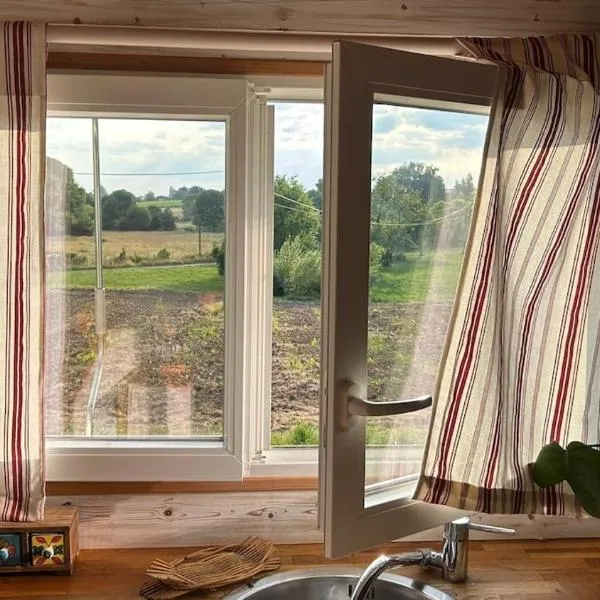 Tiny chouette et jacuzzi, hotel u gradu 'Doulezon'