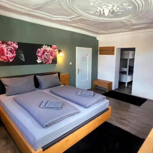 Gasthof Goldener Stern, hotelli kohteessa Iphofen