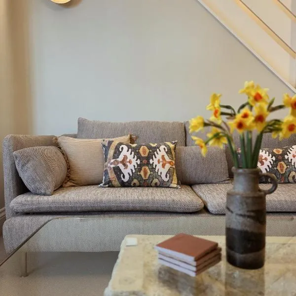 Two Bedroom Fishermans Cottage in Porthleven Harbour, hotel a Porthleven