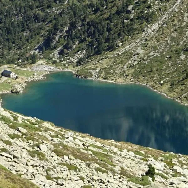 Appart Cauterets Les Campanules piscine rando velo, готель у місті Котеретс