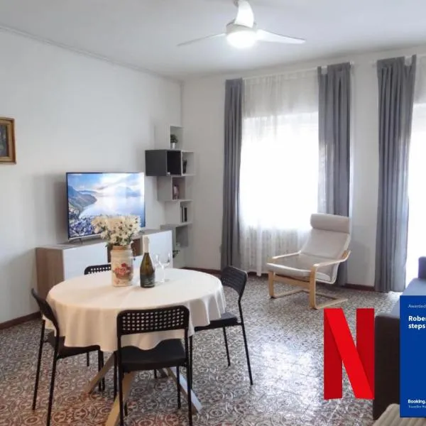 Roberta's House, a few steps from the lake, hótel í Bellano