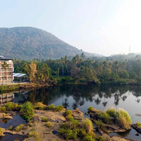 River Bay Athirappilly، فندق في Athirappilly