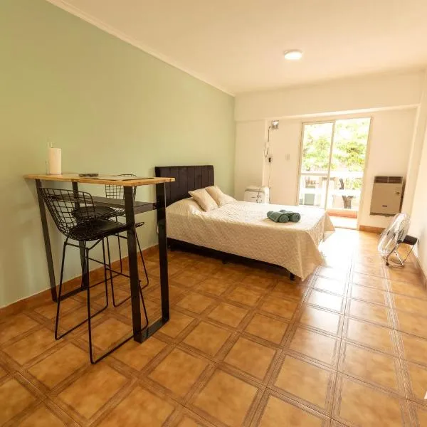 Estudio equipado a metros de Boulevard Galvez, Hotel in Santa Fe