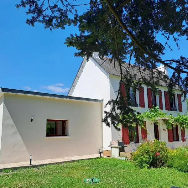 Mme Teurtroy, Chambres d'Hôtes La Prairie, hotel i Gouesnach