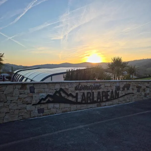 Domaine Chalets Larlapean โรงแรมในSaint-Martin-dʼArrossa