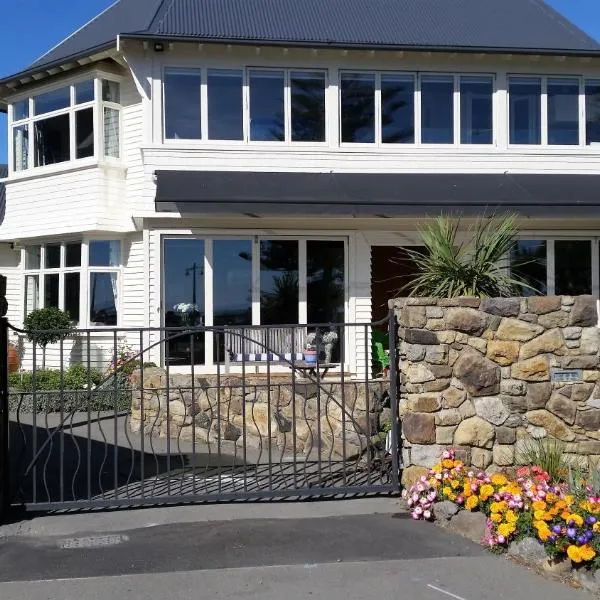 Cave Rock Guest House, hotell i  Lyttelton