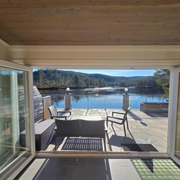 Hamsun Panorama med sauna, готель у місті Åmli