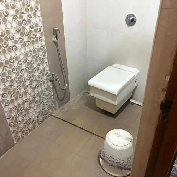 Hasni Villas, hotel di Covelong