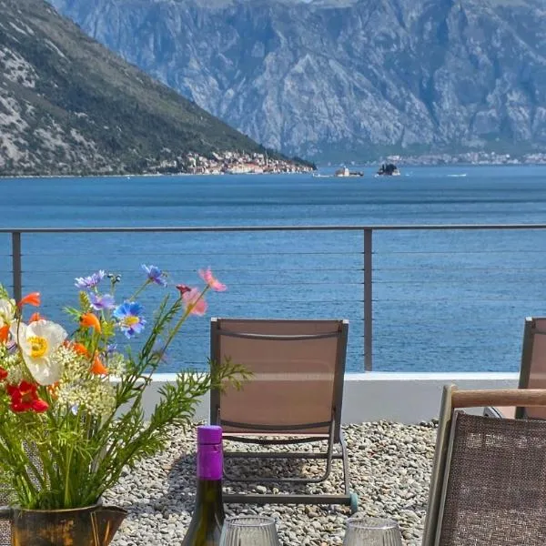 Villa Morion with Sauna and Pool, hotel a Donji Morinj