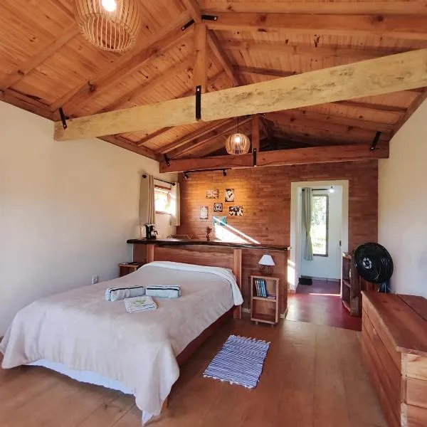 Chalé Das Quaresmeiras, hotel en Aiuruoca